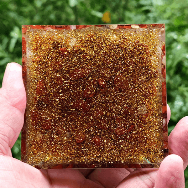 Pirâmide Energia 7 Chackras Orgonite na loja Vida Astral Zen