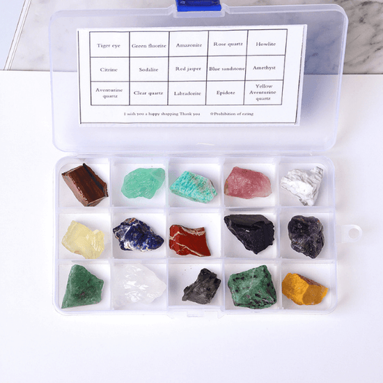 Coleção Astral Cristal com 15 pedras naturais dentro de uma exclusiva caixa transparente na loja Vida Astral Zen